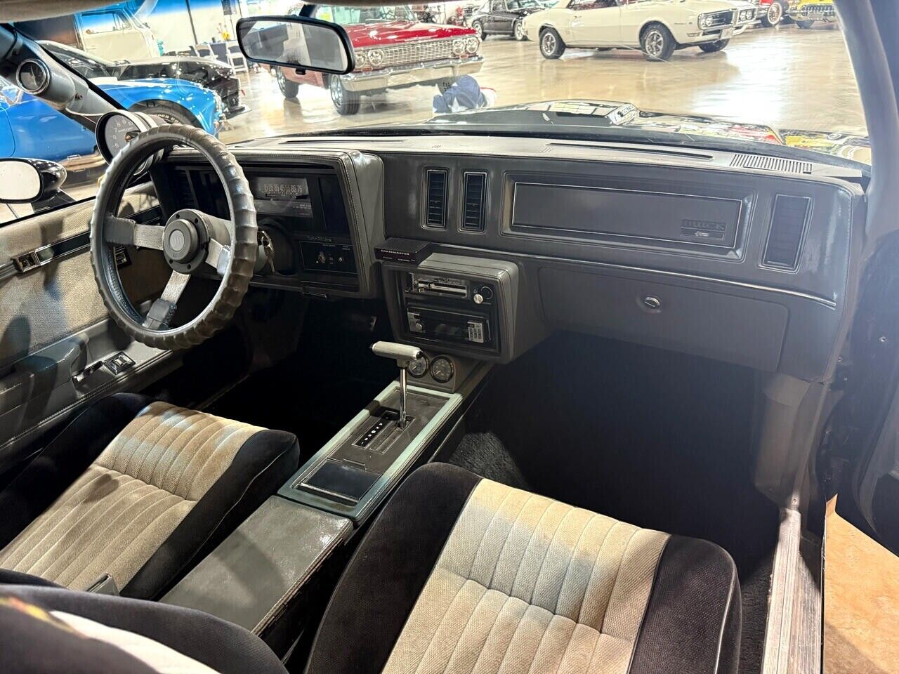 Buick-Grand-National-1987-American-Muscle-Car-17