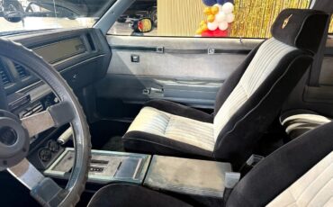 Buick-Grand-National-1987-American-Muscle-Car-20