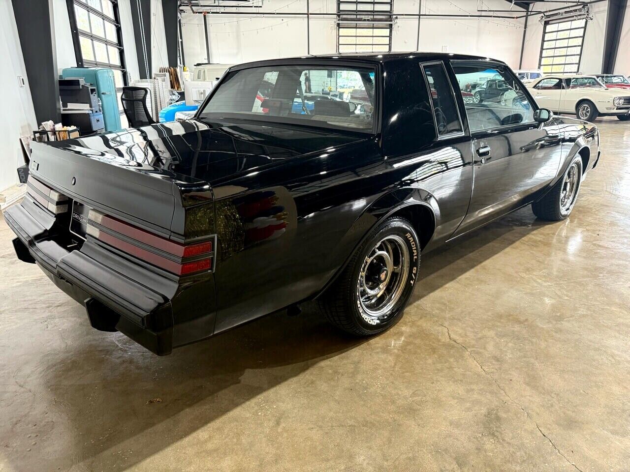 Buick-Grand-National-1987-American-Muscle-Car-4