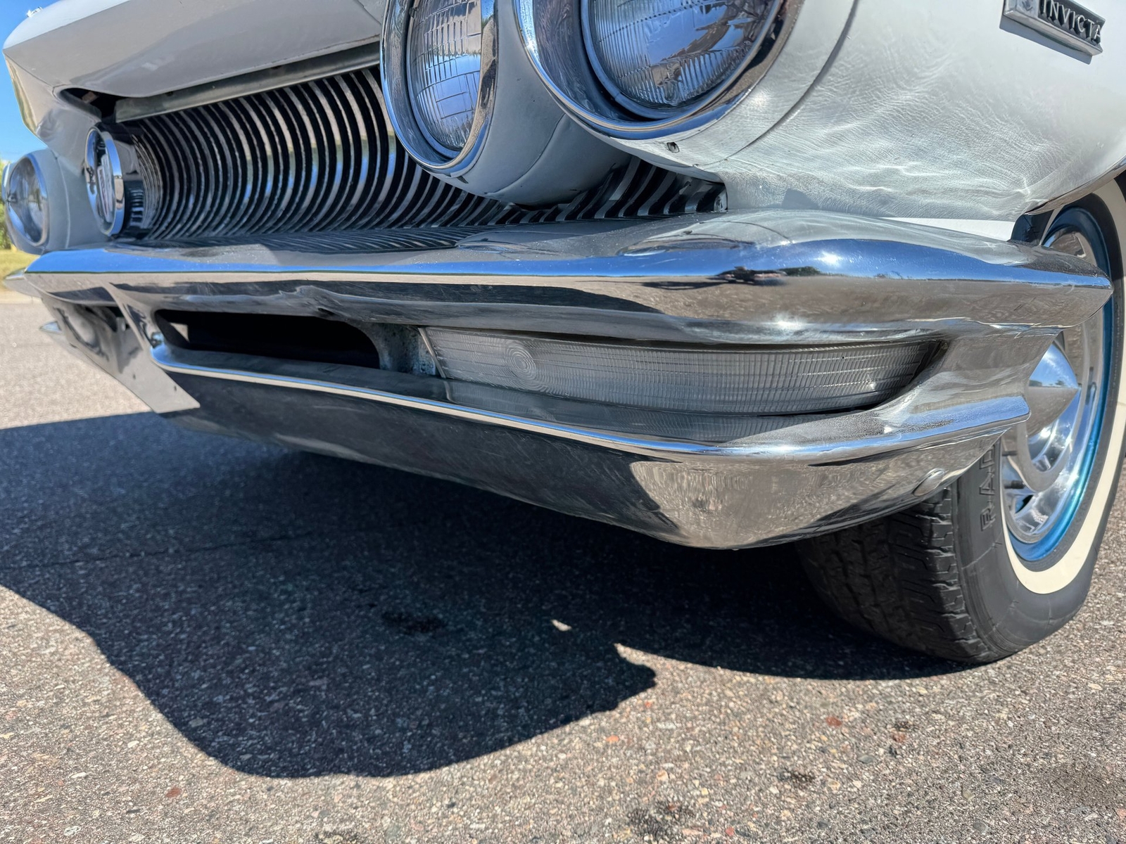 Buick-Invicta-1960-Sedan-15
