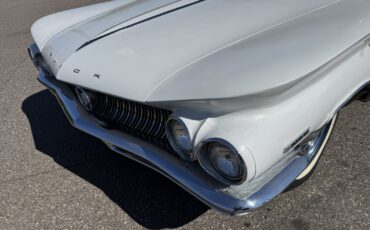 Buick-Invicta-1960-Sedan-18