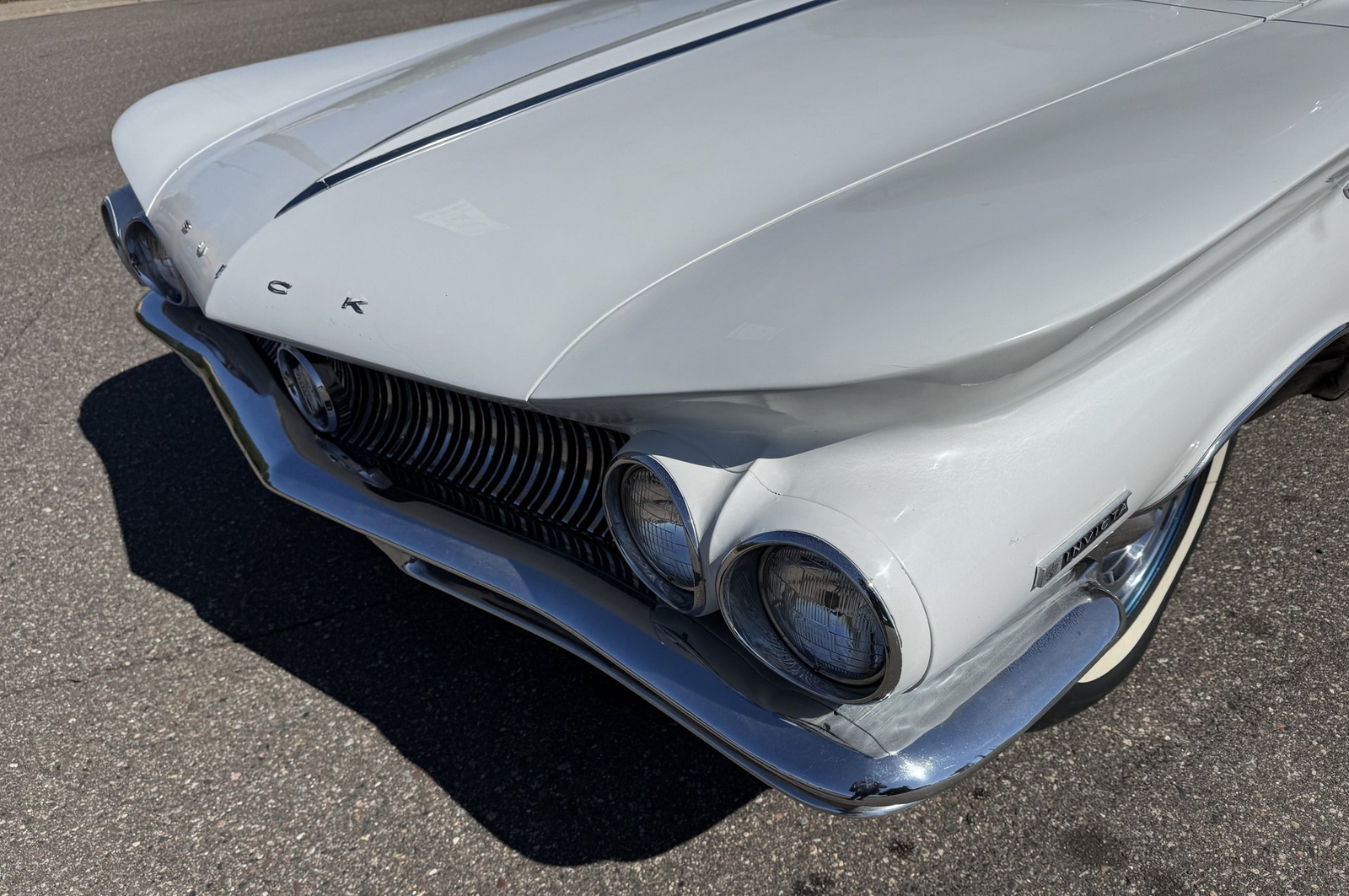Buick-Invicta-1960-Sedan-18