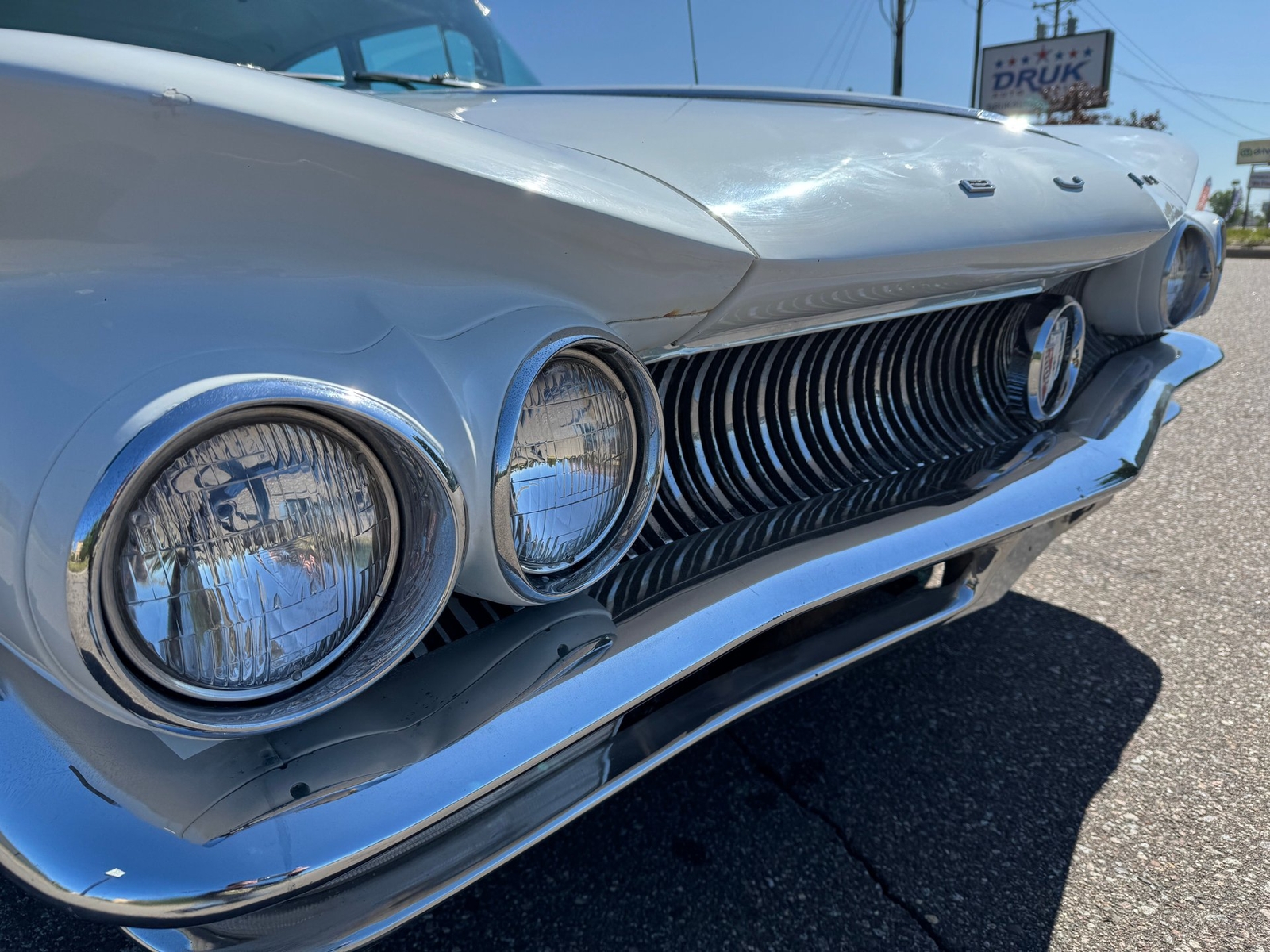 Buick-Invicta-1960-Sedan-20