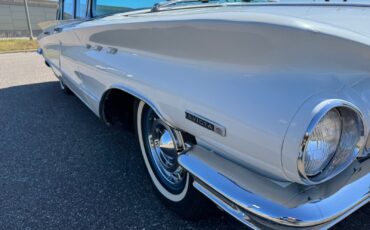 Buick-Invicta-1960-Sedan-21