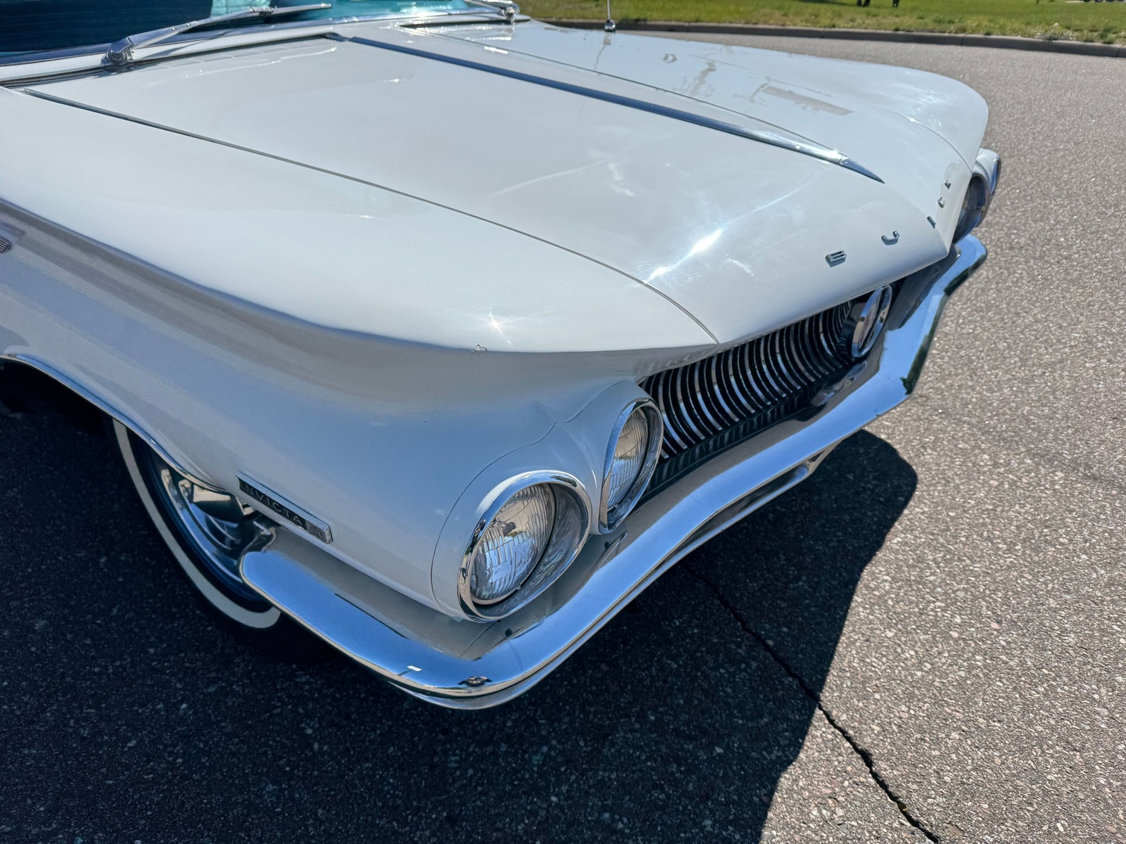 Buick-Invicta-1960-Sedan-22
