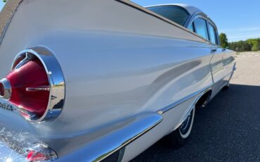Buick-Invicta-1960-Sedan-25