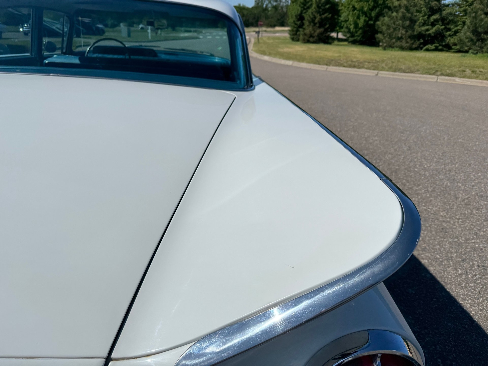 Buick-Invicta-1960-Sedan-35