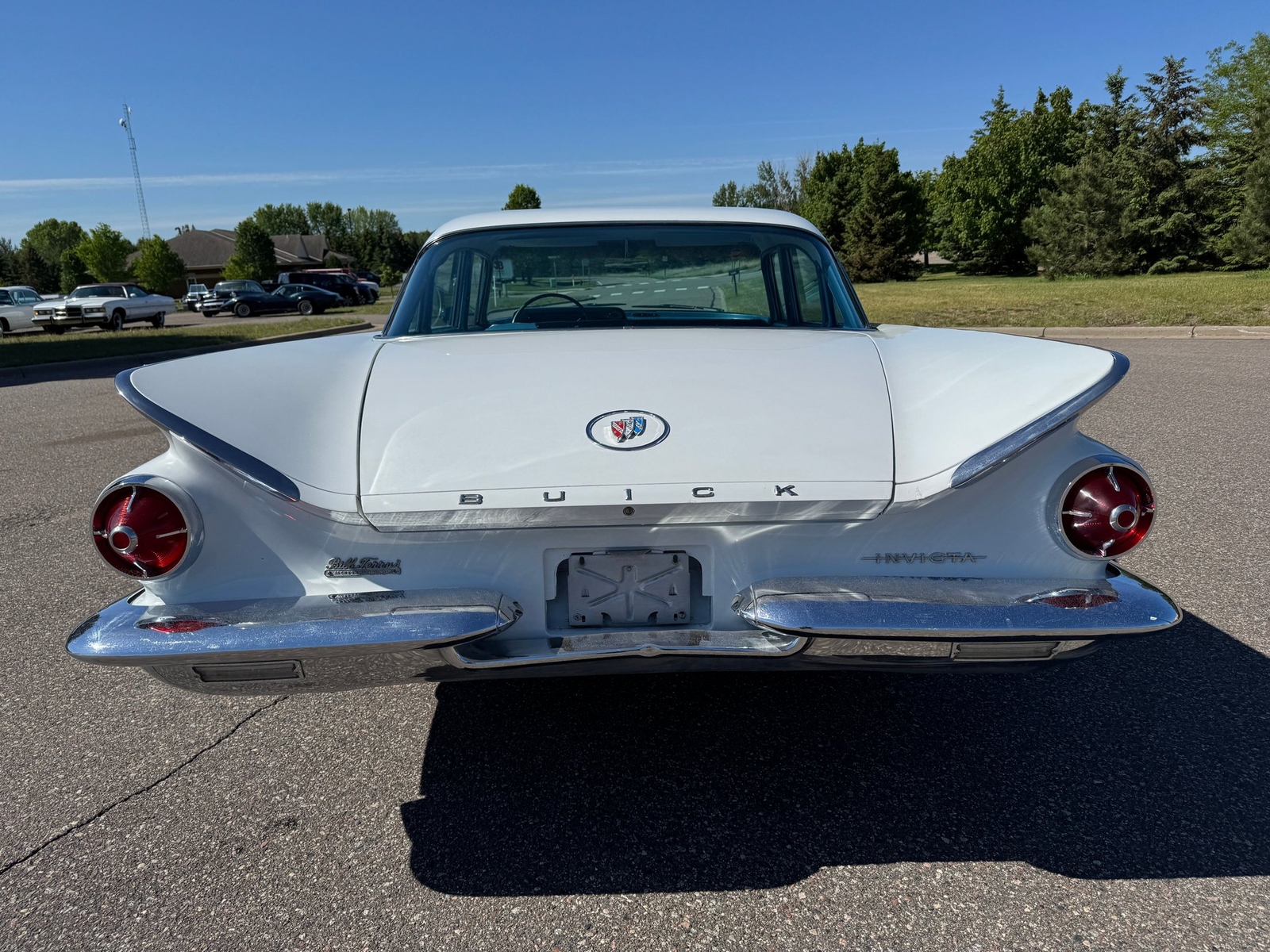 Buick-Invicta-1960-Sedan-4