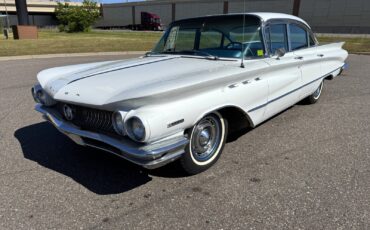 Buick-Invicta-1960-Sedan-7