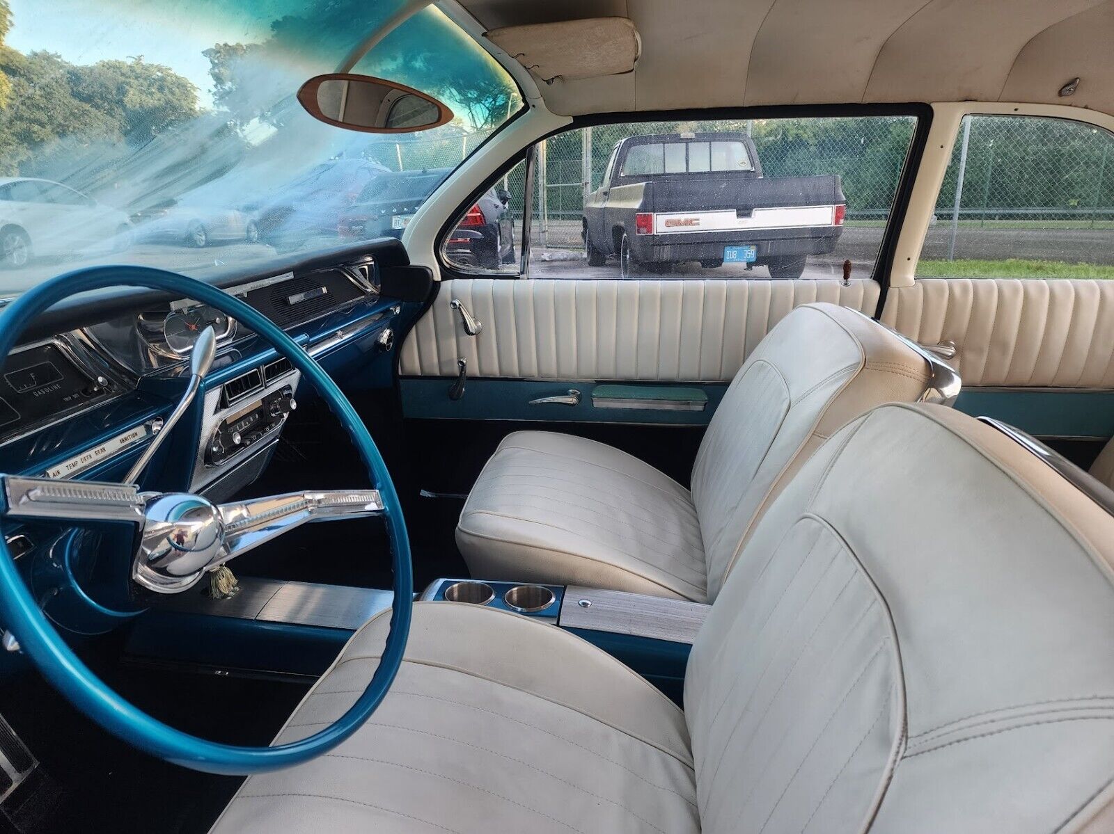 Buick-LeSabre-1962-Coupe-10
