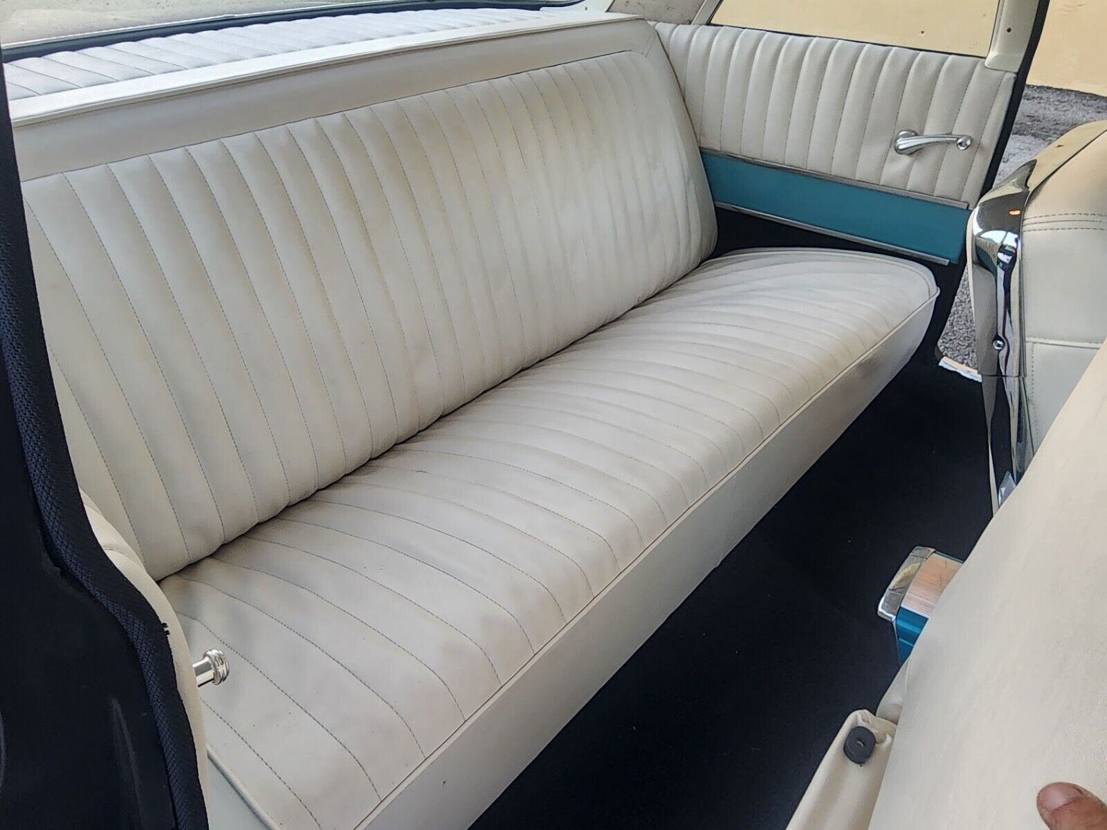 Buick-LeSabre-1962-Coupe-21