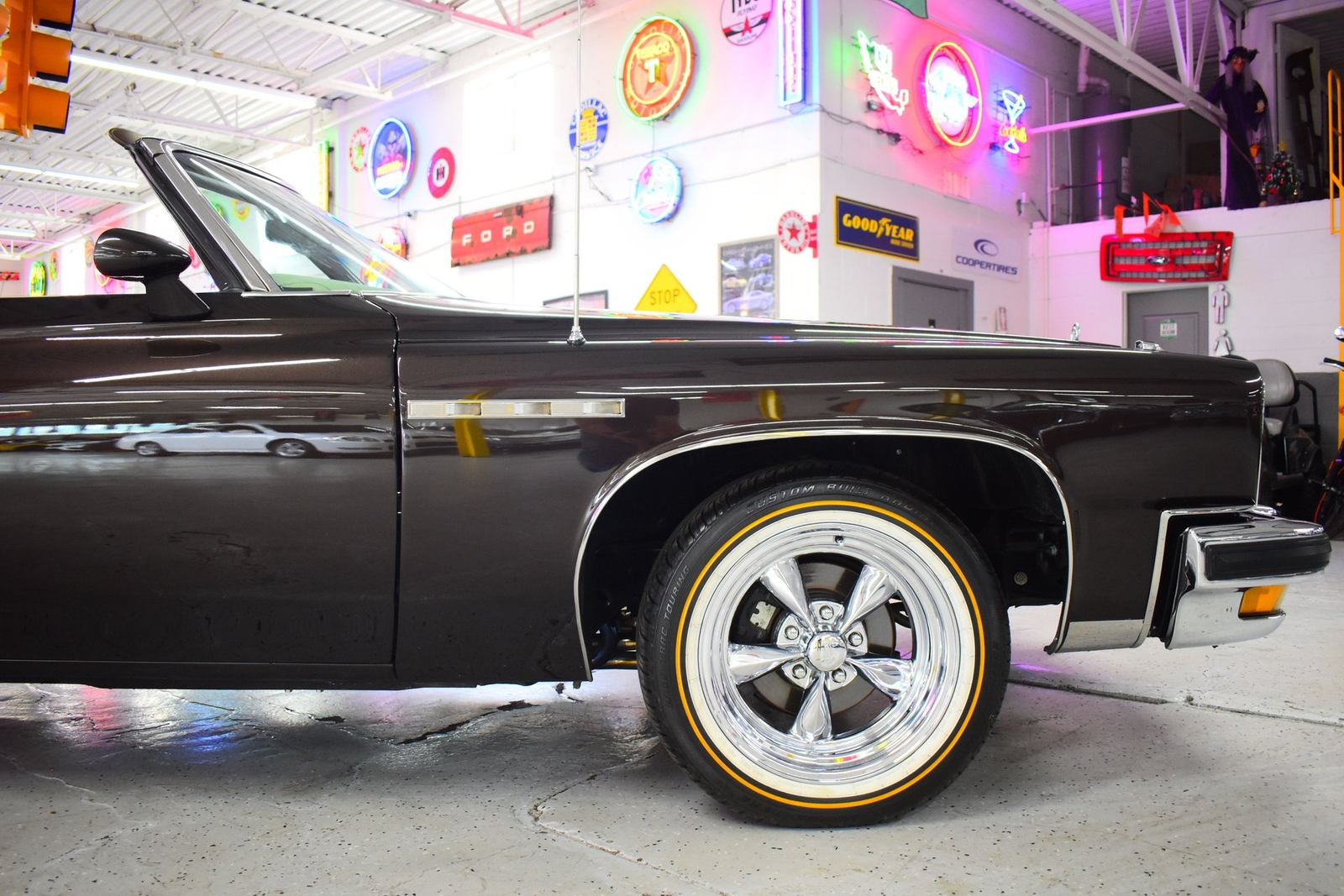 Buick-LeSabre-1975-Convertible-9