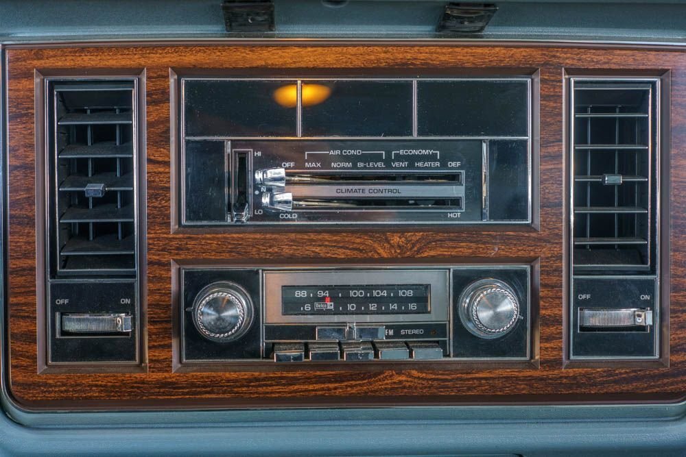 Buick-LeSabre-1979-Coupe-11