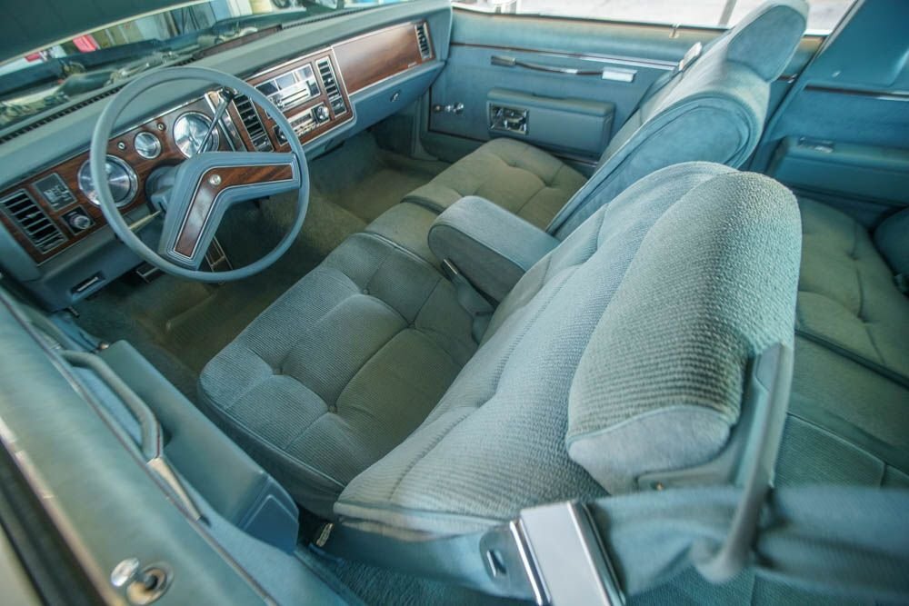 Buick-LeSabre-1979-Coupe-12