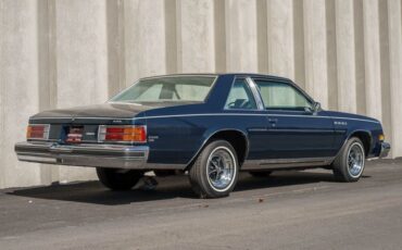 Buick-LeSabre-1979-Coupe-2