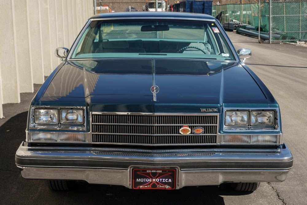 Buick-LeSabre-1979-Coupe-7