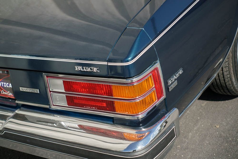 Buick-LeSabre-1979-Coupe-8