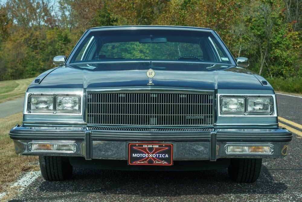 Buick-LeSabre-1985-Coupe-1