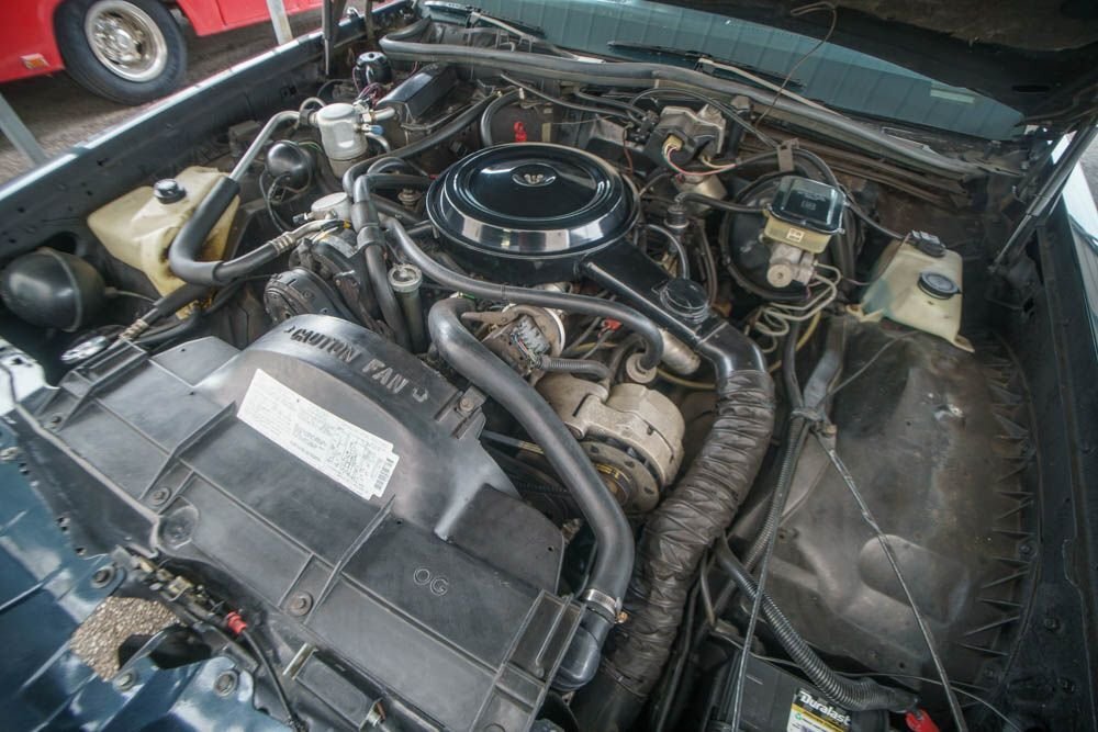 Buick-LeSabre-1985-Coupe-19
