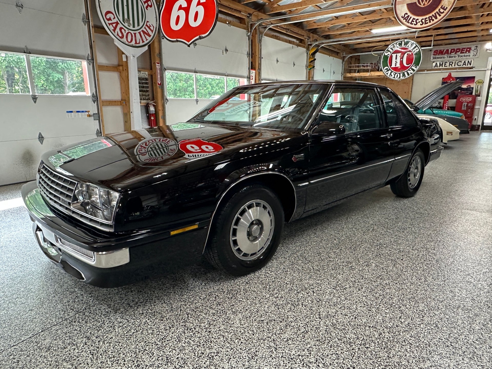 Buick-LeSabre-1986-Coupe-2