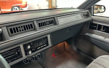 Buick-LeSabre-1986-Coupe-21