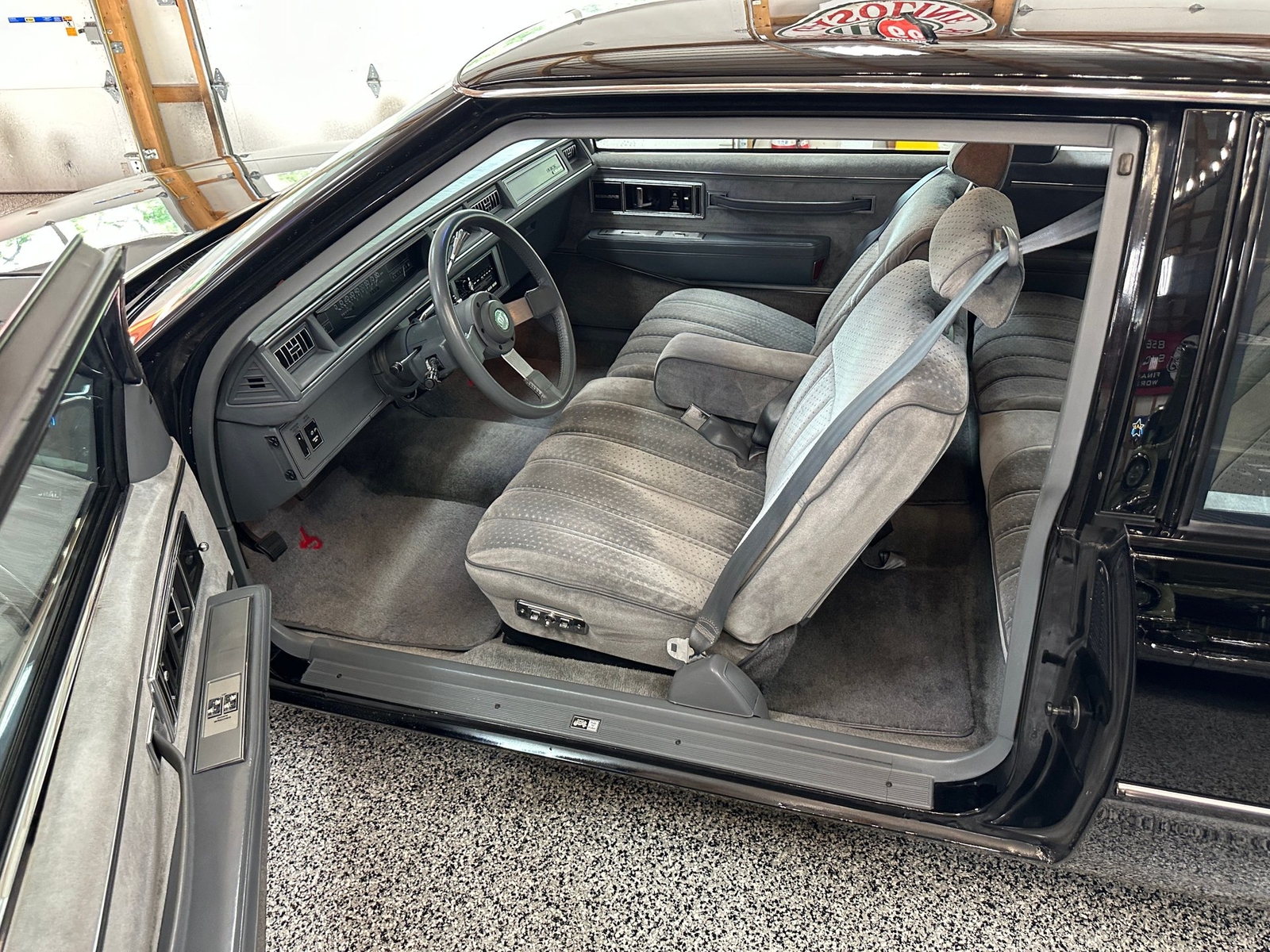 Buick-LeSabre-1986-Coupe-24