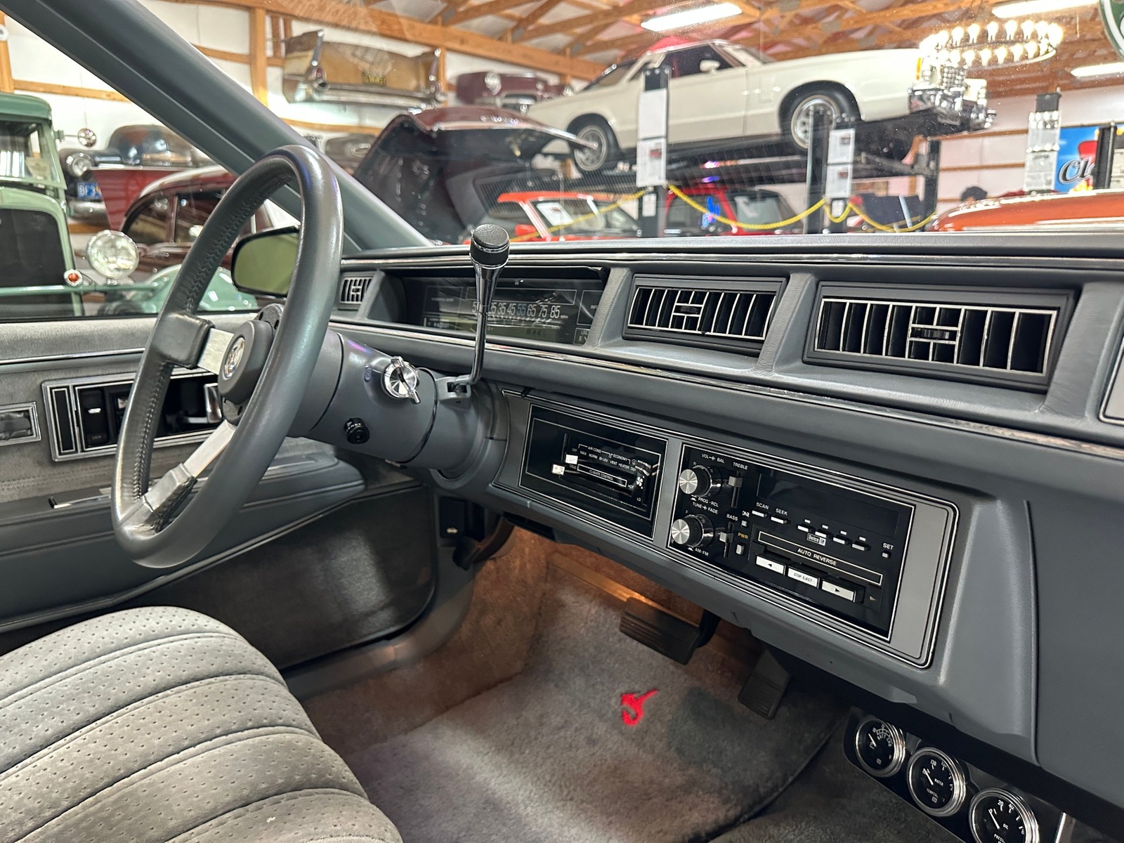 Buick-LeSabre-1986-Coupe-31