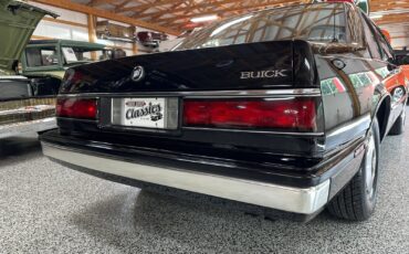 Buick-LeSabre-1986-Coupe-38