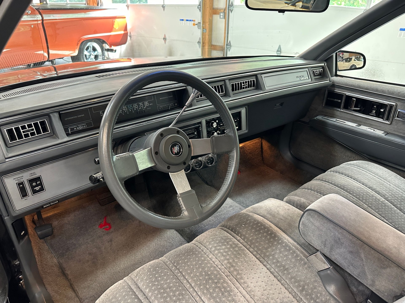 Buick-LeSabre-1986-Coupe-5