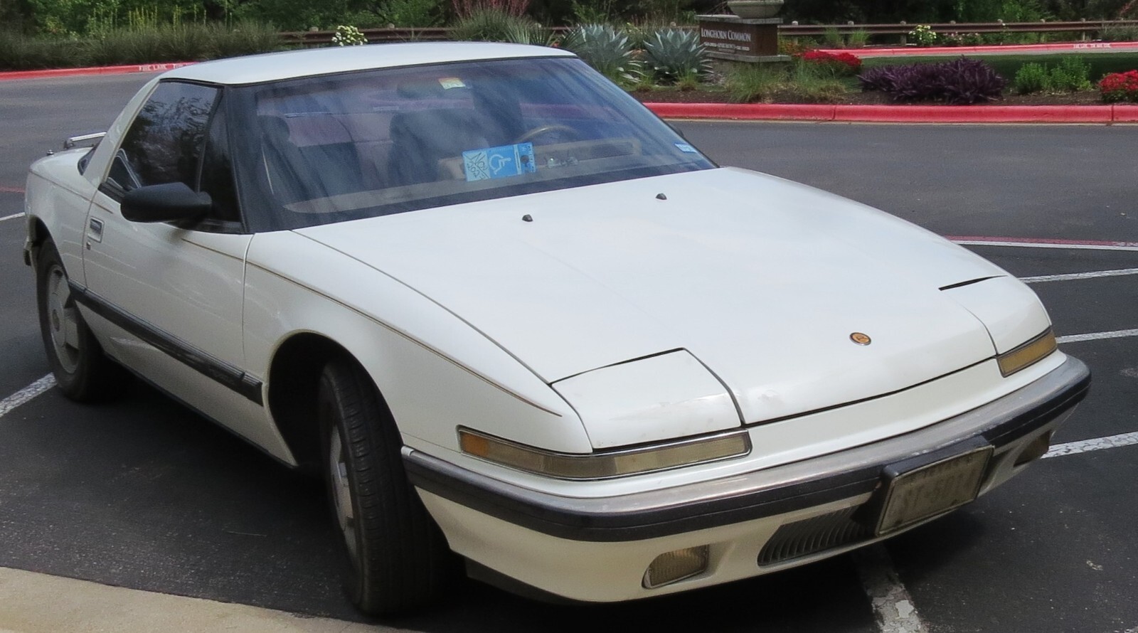 Buick-Reatta-1988-Coupe-3