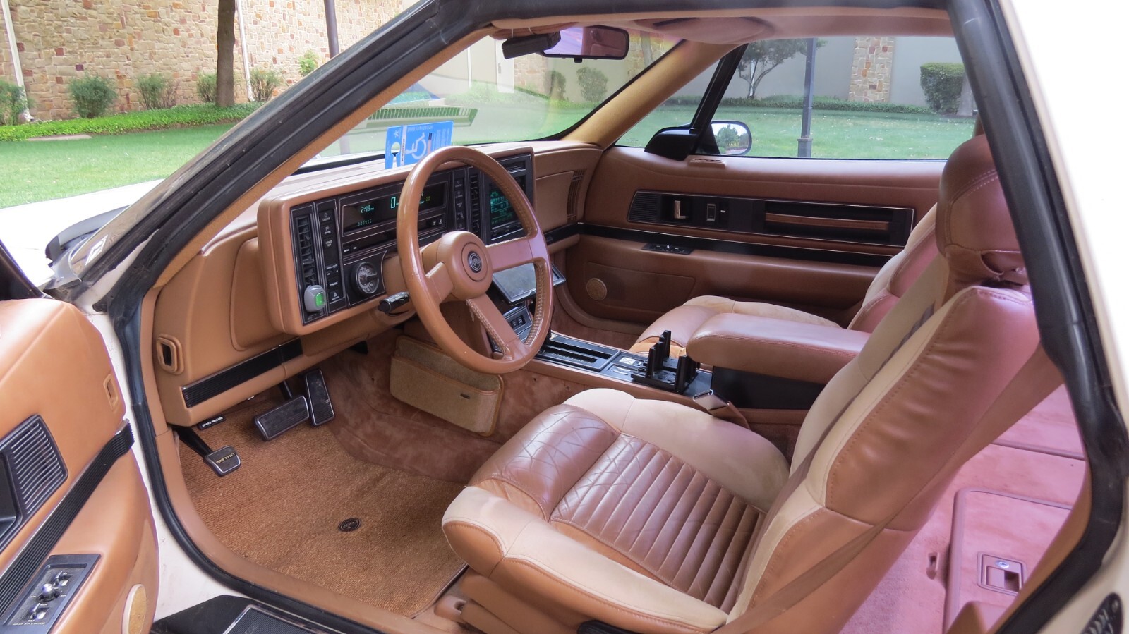 Buick-Reatta-1988-Coupe-6