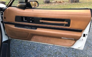 Buick-Reatta-1990-Coupe-10