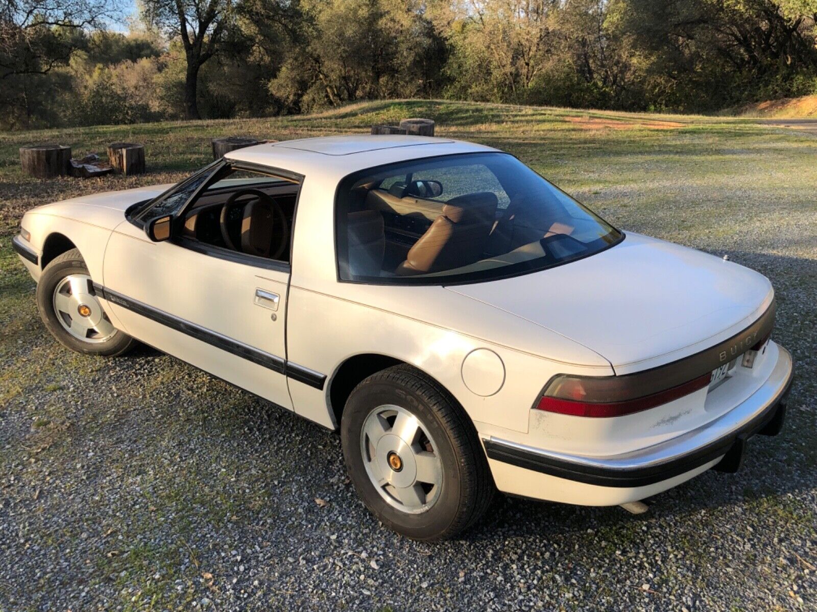 Buick-Reatta-1990-Coupe-2