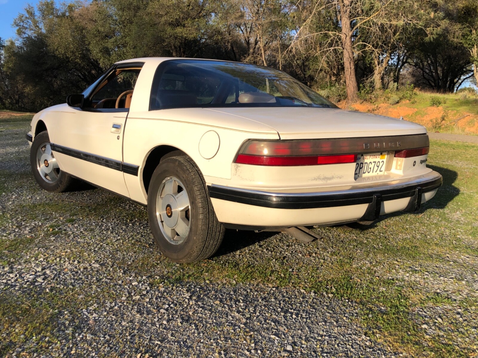 Buick-Reatta-1990-Coupe-4