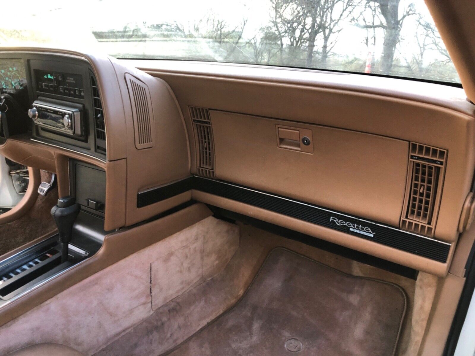 Buick-Reatta-1990-Coupe-8