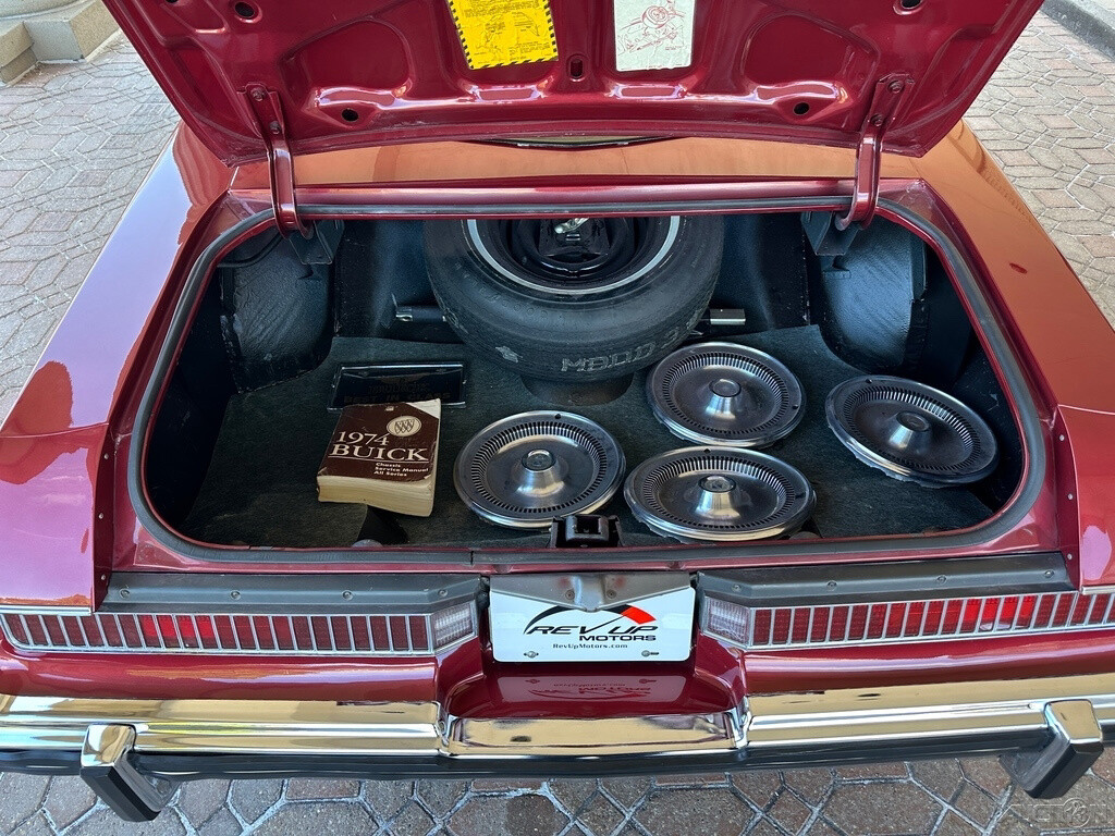 Buick-Regal-1974-Coupe-23