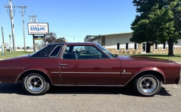 Buick-Regal-1976-Other-1