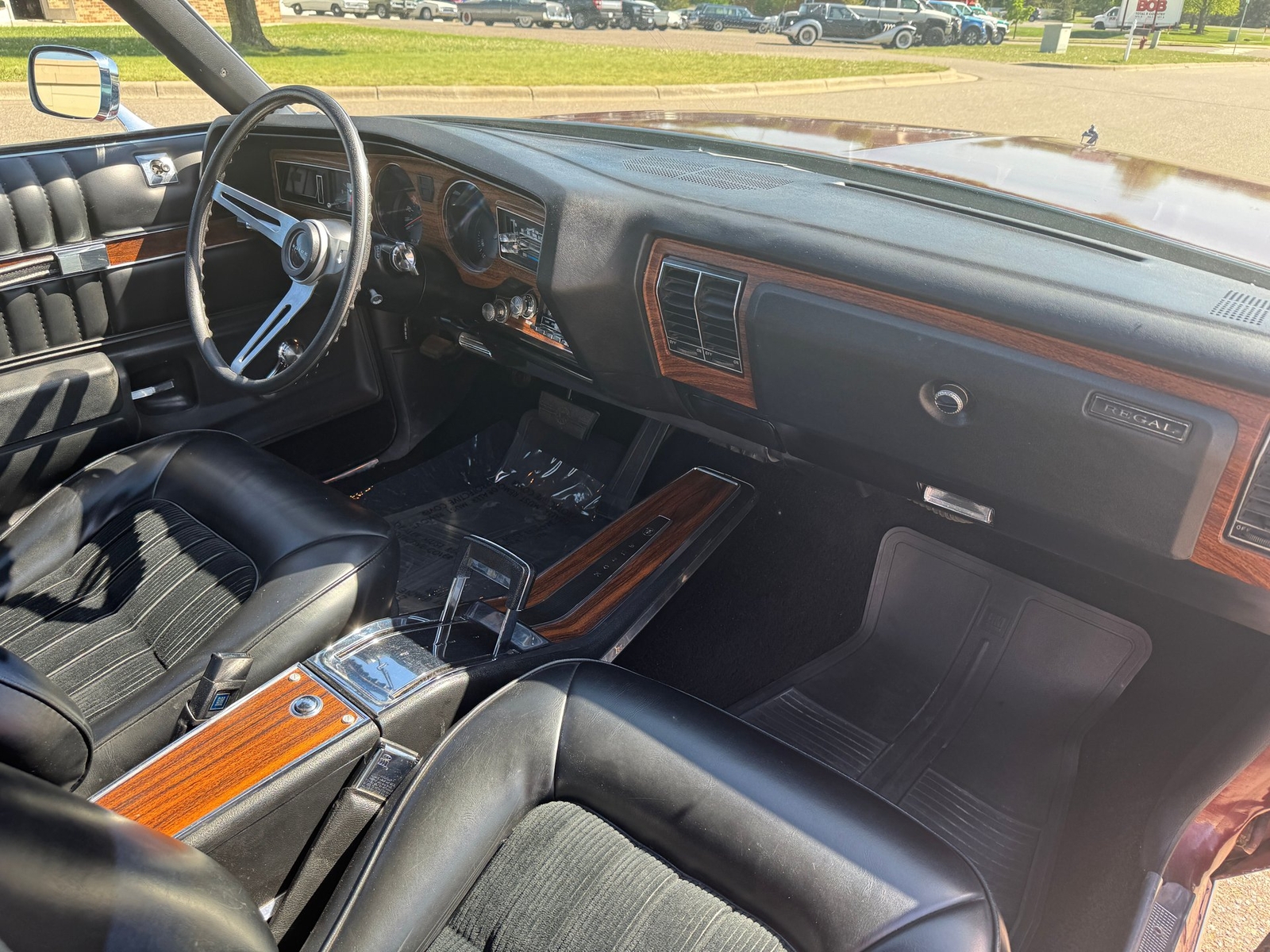 Buick-Regal-1976-Other-12