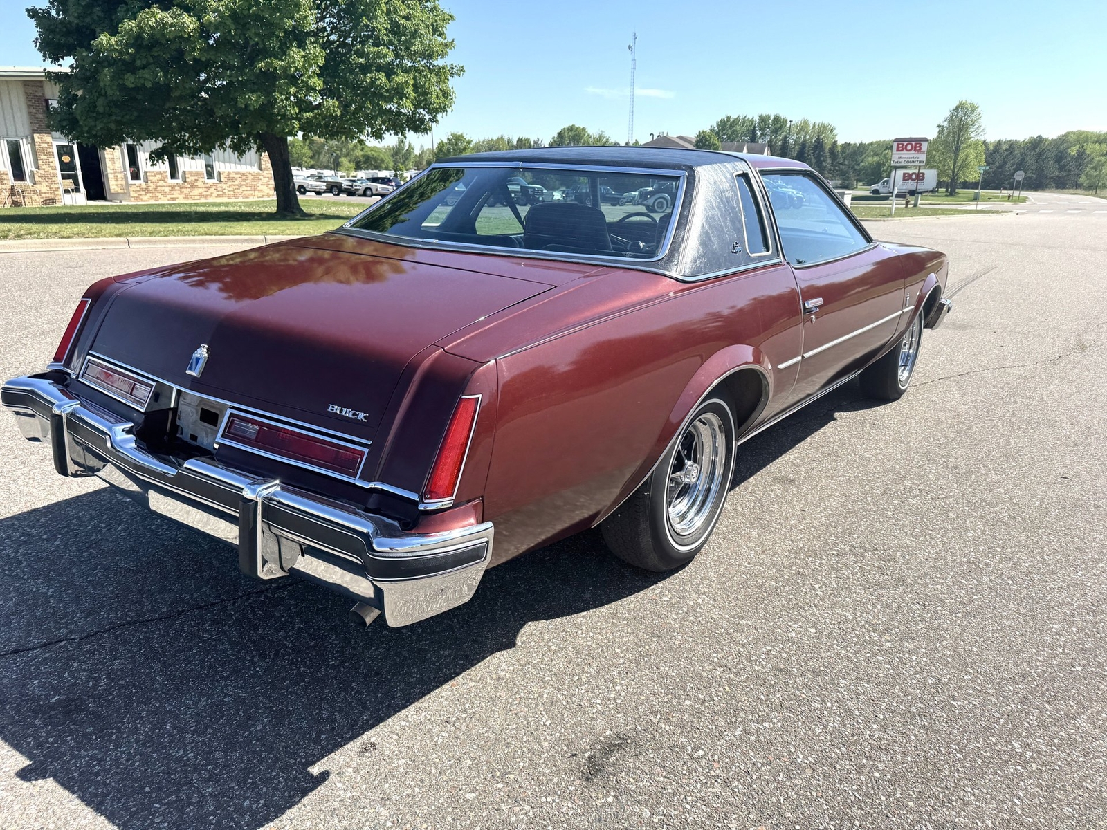 Buick-Regal-1976-Other-2
