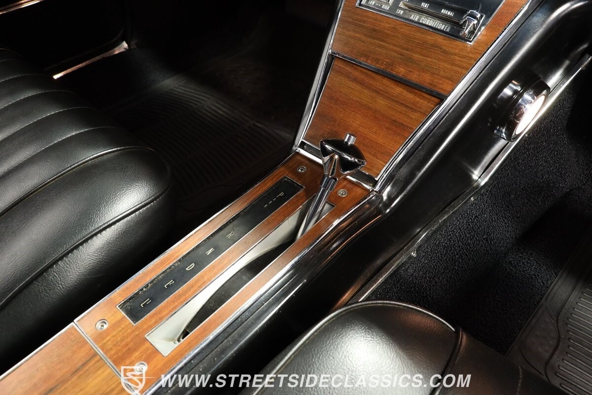 Buick-Riviera-1965-Coupe-39