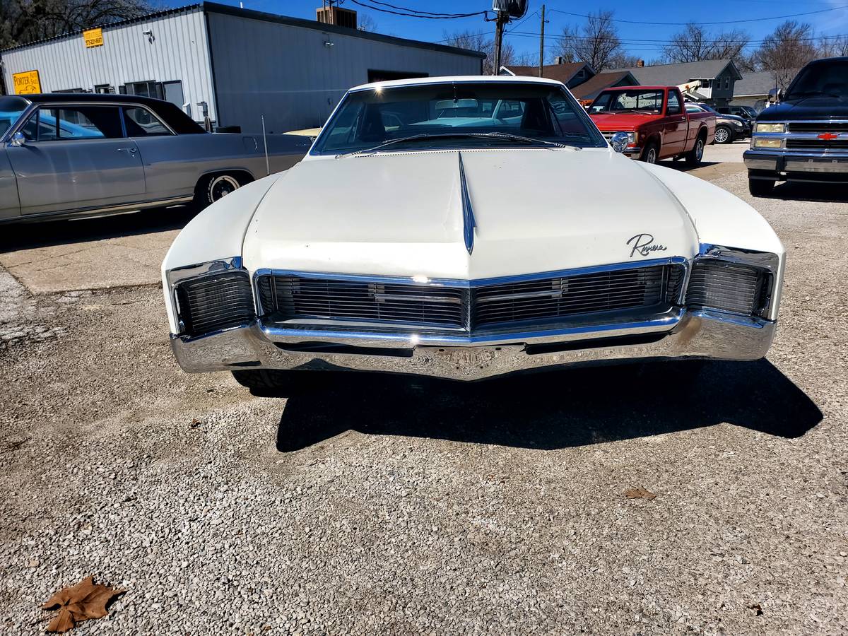 Buick-Riviera-1966-white-1