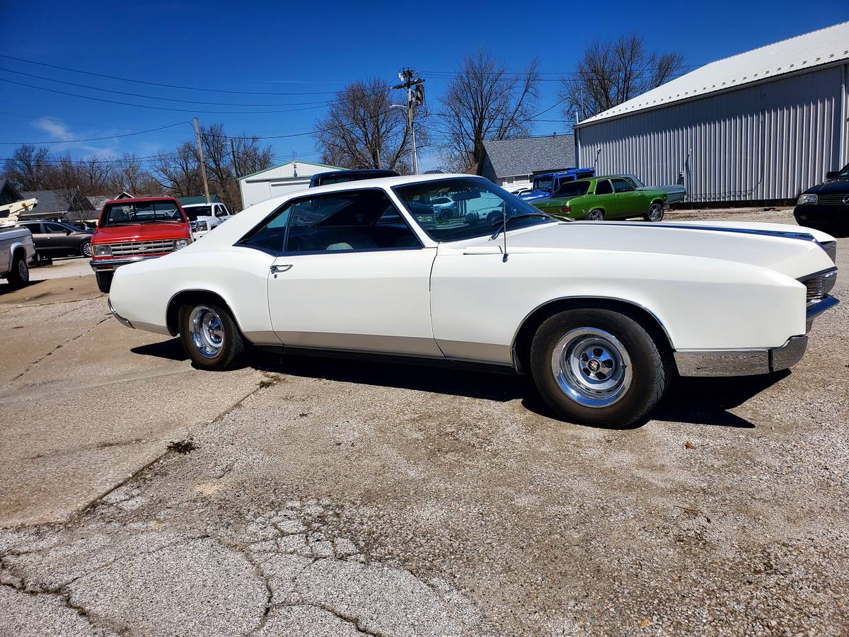 Buick-Riviera-1966-white-2