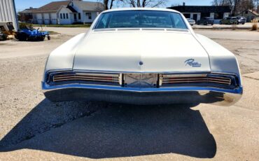 Buick-Riviera-1966-white-3