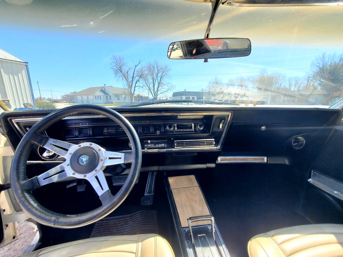 Buick-Riviera-1966-white-6
