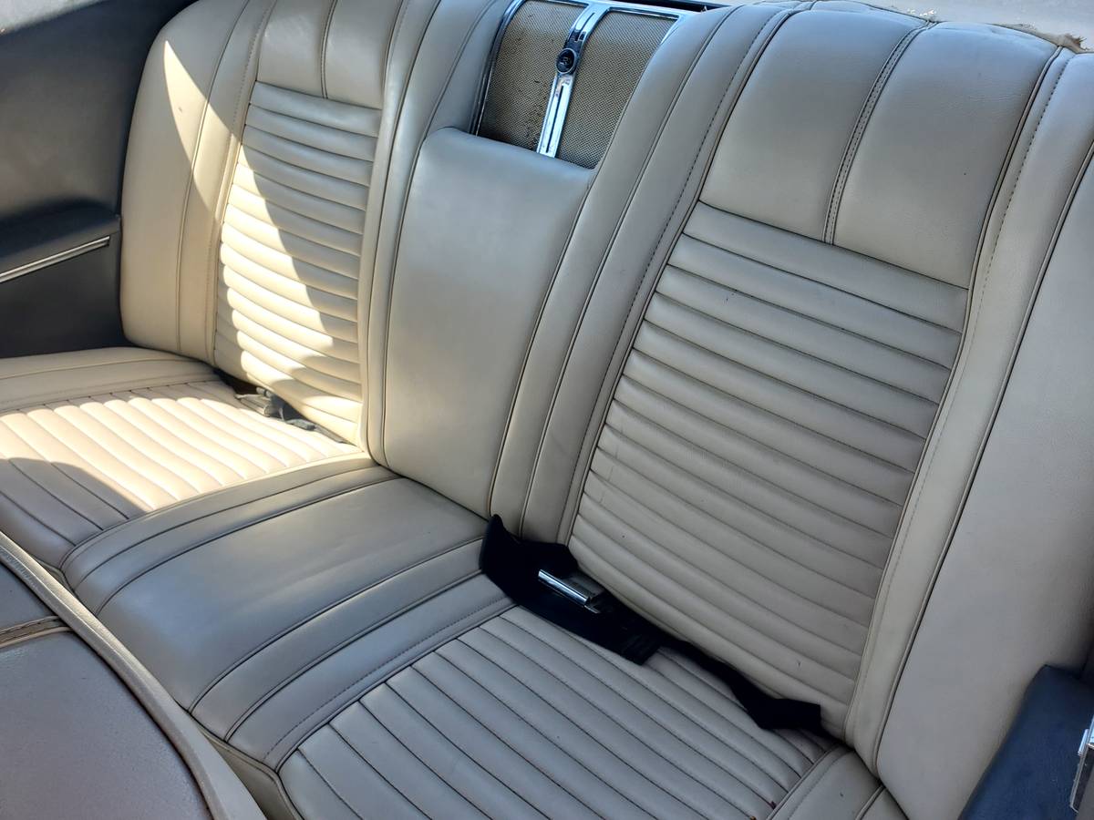 Buick-Riviera-1966-white-8