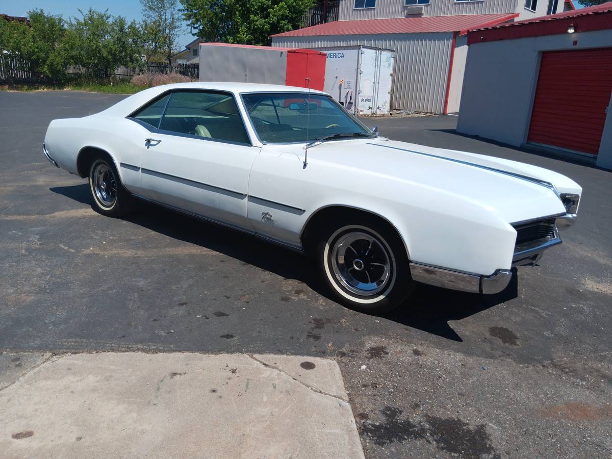 Buick-Riviera-1967-2