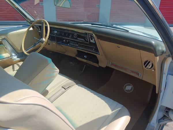 Buick-Riviera-1967-4