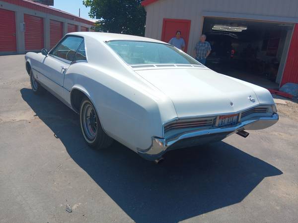 Buick-Riviera-1967