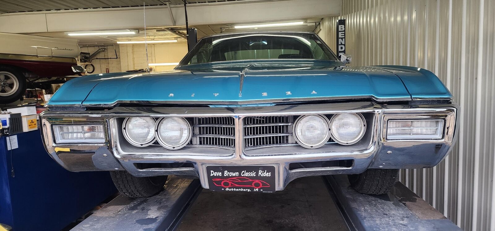 Buick-Riviera-1969-2-Dr-1