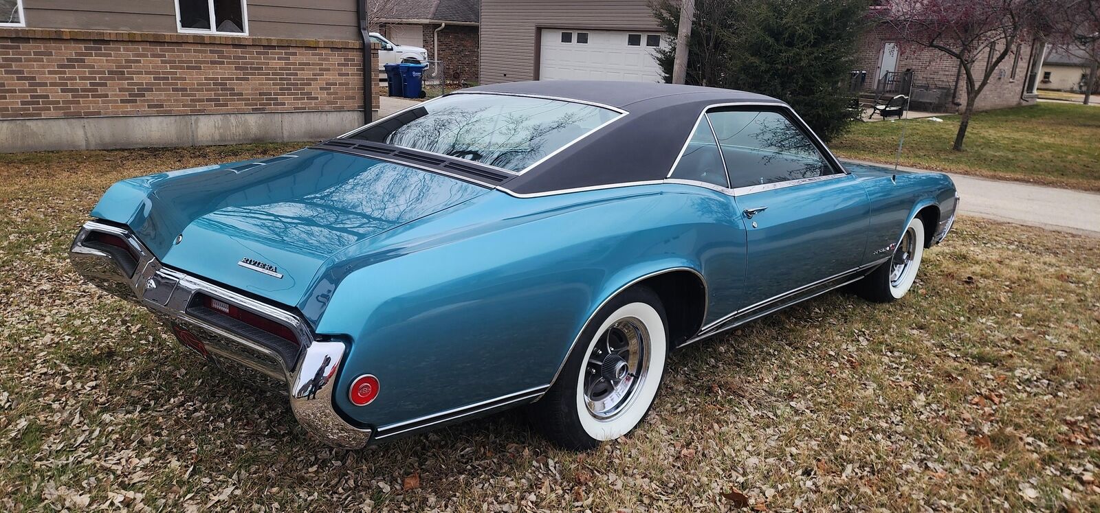 Buick-Riviera-1969-2-Dr-23